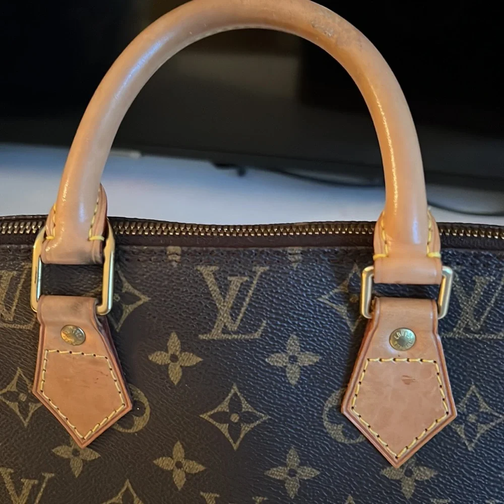 - Gorgeous preloved Alma PM